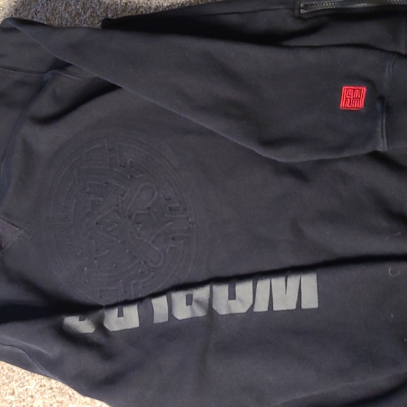 League of Lengends 2017 World Championships Crewneck Sweatshirt - Picture 3 of 6